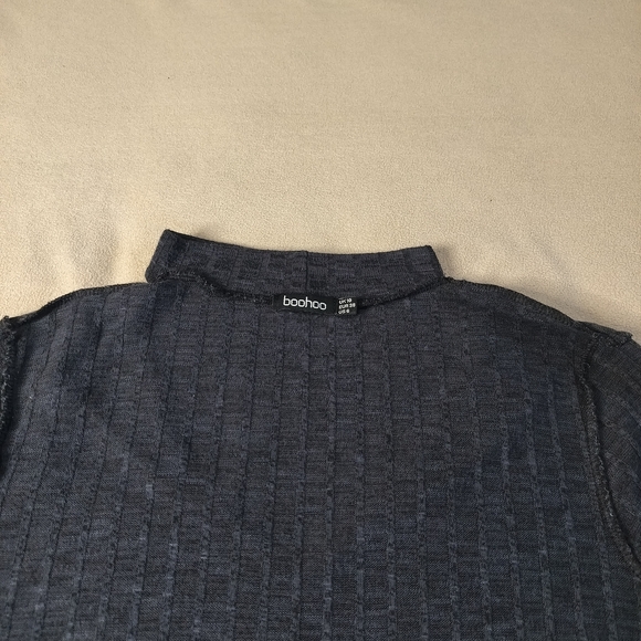 Boohoo Gray Textured Long Sleeve Top. - Picture 12 of 12